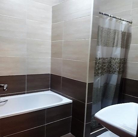 2 Bedroom Apartment located in a friendly, quiet, secure neighbourhood of Valley Arcade, Lavington1