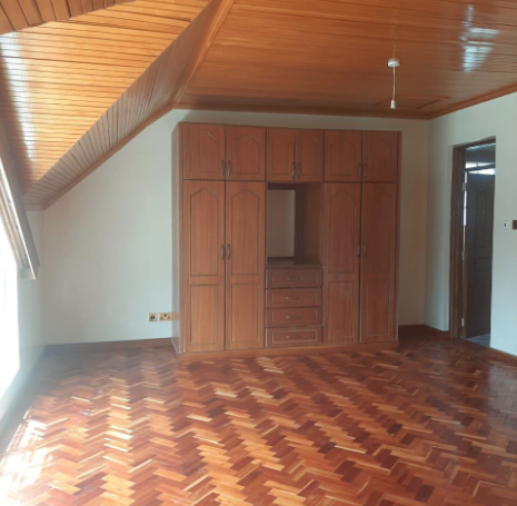4 Bedroom Maisonette in Brookside, Westlands giroy3