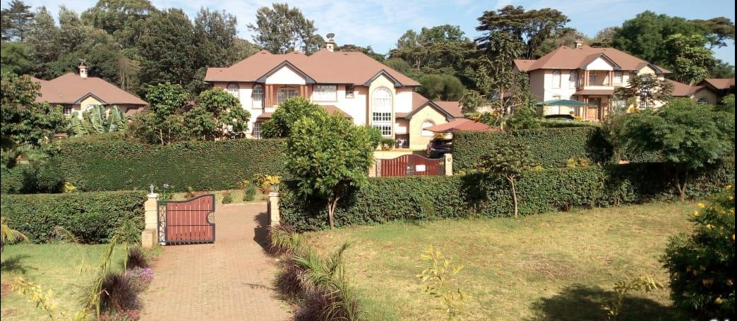 4 Bedroom Villa With DSQ, Karen Miotoni Road - giroy3