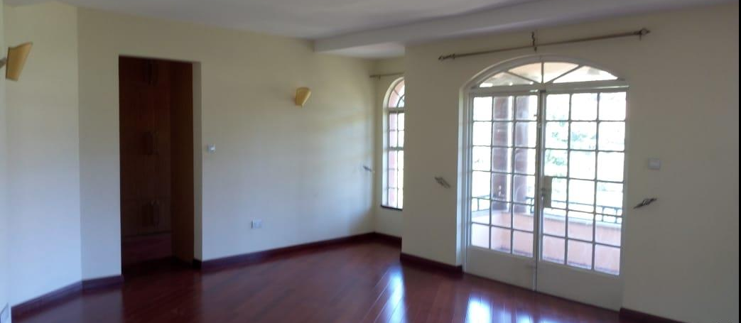 4 Bedroom Villa With DSQ, Karen Miotoni Road - giroy4