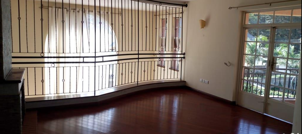 4 Bedroom Villa With DSQ, Karen Miotoni Road - giroy5