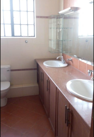 4 Bedroom Villa With DSQ, Karen Miotoni Road - giroy8