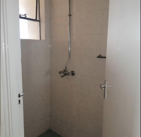 Lovely 3 Bedroom Apartment, Upperhill 4