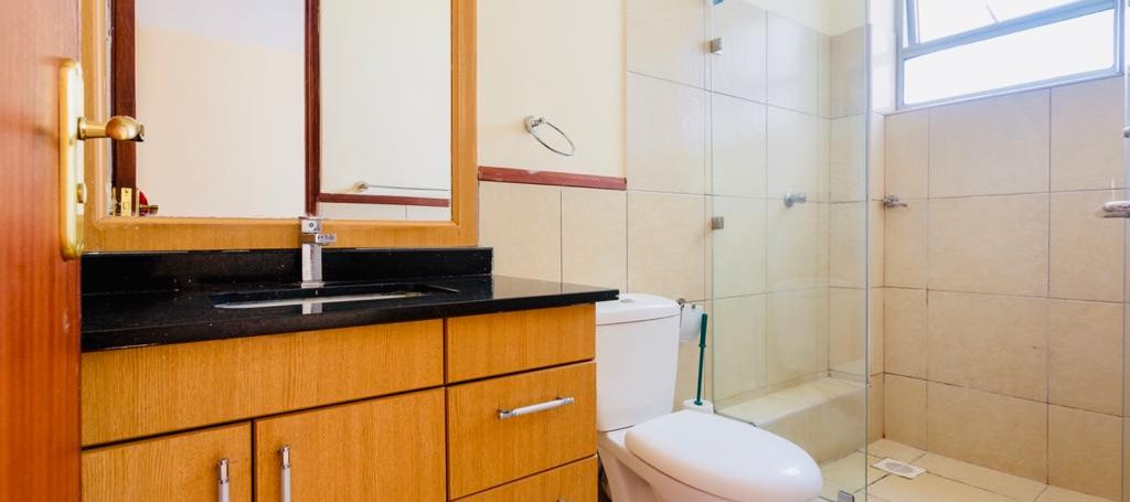 Executive, Luxurious and cosy Fully Furnished 2 Bedroom Apartment all En-suite for Rent in Kileleshwa9